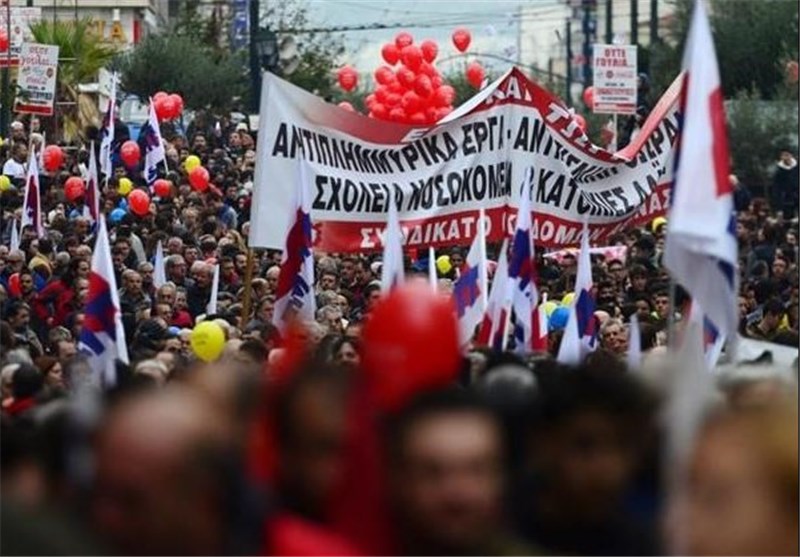 تظاهرات هزاران یونانی در اعتراض به سیاست‌های ریاضتی