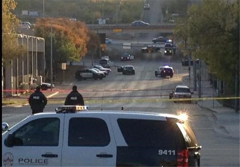 5 Dead in Texas Shooting, Suspect Armed with AR-15 Is on Loose