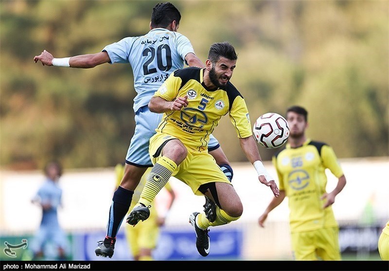 تساوی در نیمه اول دو بازی در انزلی و تهران