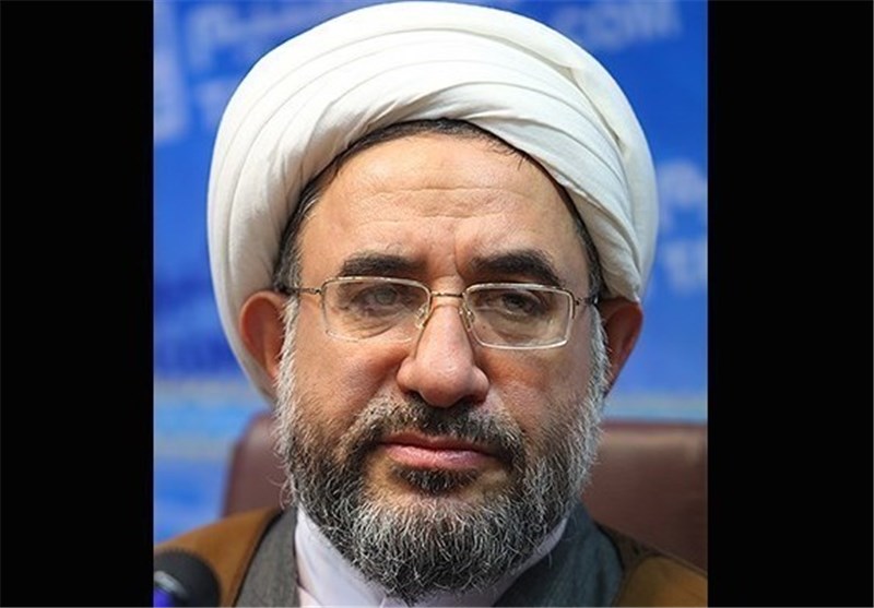 فعالیت کمپین «عشاق محمد» برای نشر پیام امام خامنه‌ای میان جوانان غربی