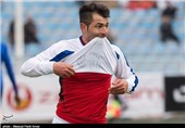 اشک‌های محمد ابراهیمی در روز حضور بازیکن جدید تراکتور در استادیوم