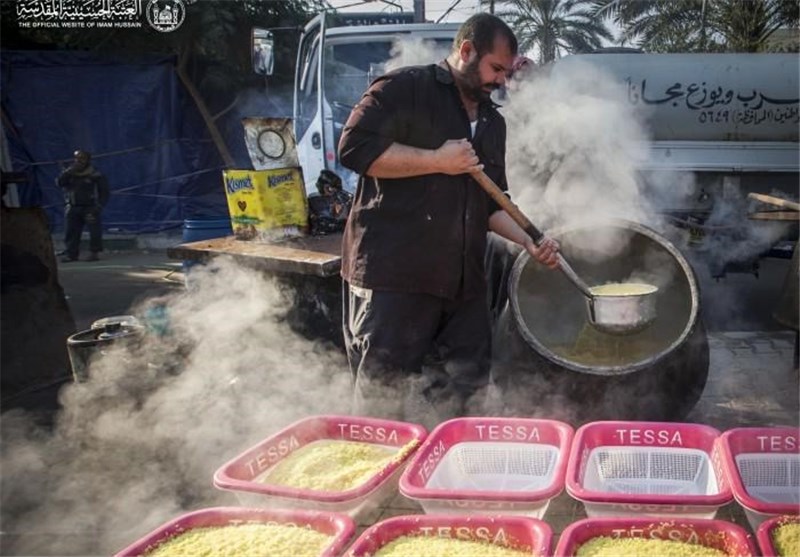 روزانه 1000پرس غذا در دهلران برای زائران کربلا پخت می‌شود