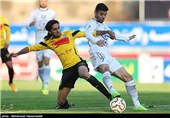 دیدار تیم های فوتبال راه آهن و نفت