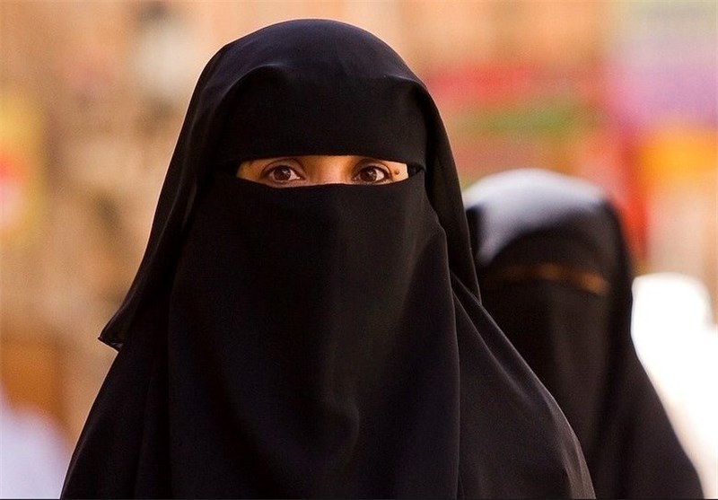 عکس؛ چاپ جزوه داعش درباره زنان اسیر