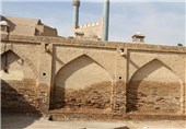 نم‌زدائی از مسجد امام اصفهان با جدیت در حال انجام است