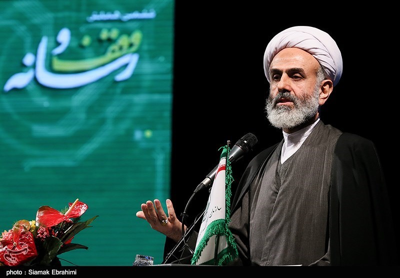 مرحوم حجت‌الاسلام حسینی مصداق یک روحانی پر تلاش و خدوم بود