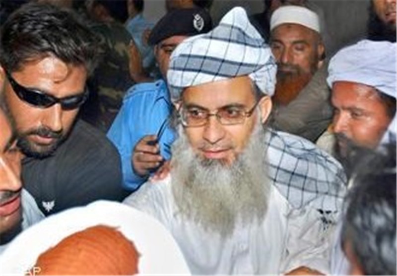 شکایت جامعه مدنی پاکستان از خطیب افراطی سابق «لال مسجد» در اسلام‌آباد