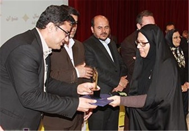 پژوهشگران برتر دانشگاه فرهنگیان کشور در بوشهر تجلیل شدند
