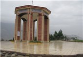 تپه نورالشهدای ایلام محروم از روشنایی است/ نبود اعتبار بهانه ای برای تاریکی