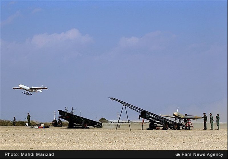 Drones, Rockets Employed in 2nd Stage of Iranian Army&apos;s War Game