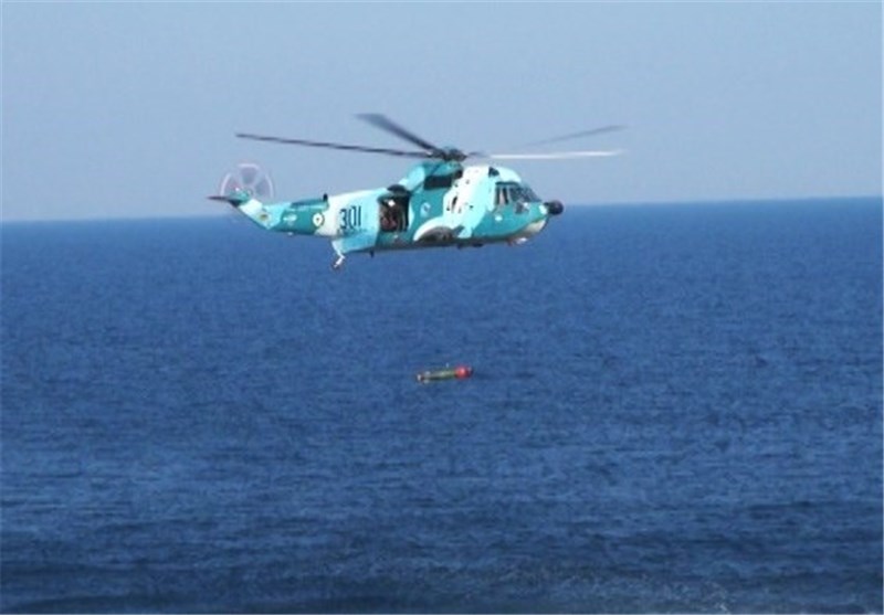 Iran’s Naval Copters Drop Torpedoes in Drill