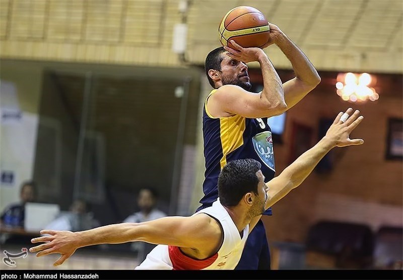 پمینای اصفهان به‌دنبال ثبت نخستین برد نیم فصل
