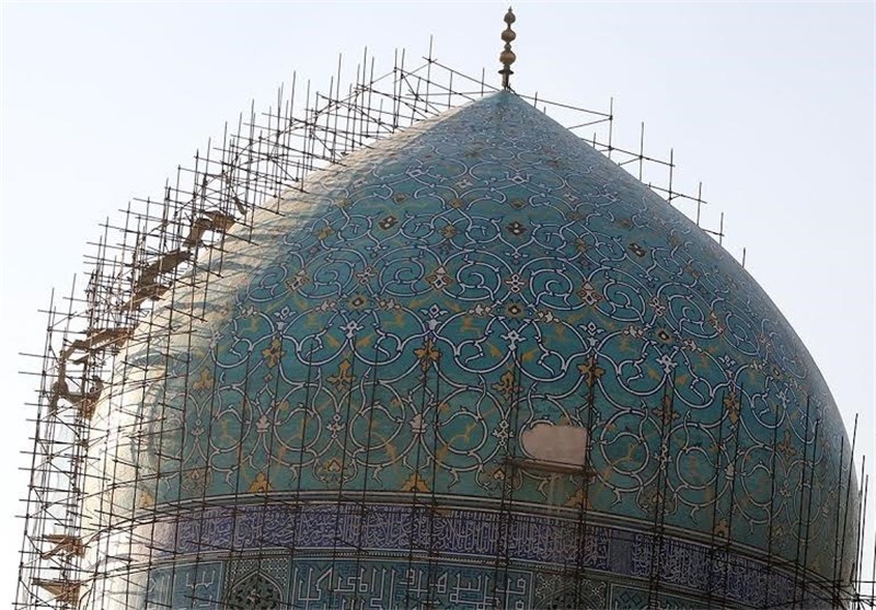 آغاز جمع‌آوری داربست‌های شش ترک گنبد مسجد امام اصفهان