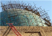 گنبد بنای تاریخی درب امام اصفهان نیازمند تخصیص بودجه برای مرمت اساسی است