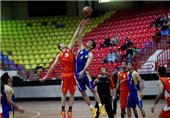 تیم بسکتبال شهرداری اراک با صدرنشین لیگ دسته یک هم‌امتیاز شد