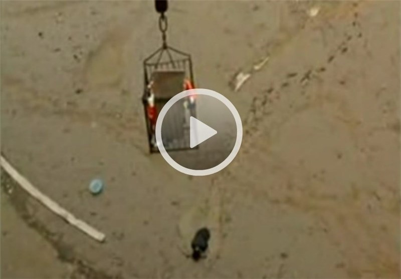 فیلم؛ نجات لحظه آخری مرد گرفتار در باتلاق ▶