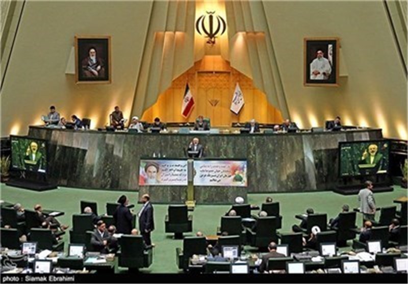 مجلس الشورى الاسلامی یدین مصادقة امریکا قانون &quot;تمدید العقوبات&quot; على ایران