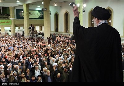 People of Iranian Central City Meet with Supreme Leader