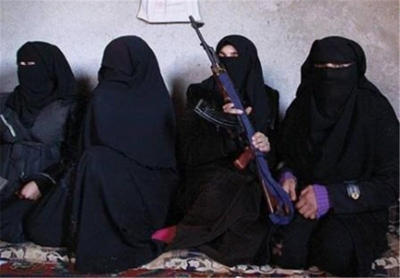 تصاویر/آزادی دو دختر ایتالیایی از اسارت داعش