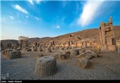 تخت جمشید؛ یادگار هخامنشیان/دیدار با داریوش در باشکوه‌ترین مجموعه تاریخی ایران+ فیلم