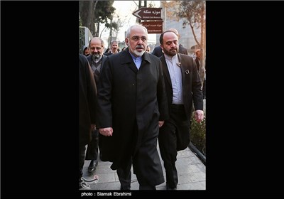 Iran's FM Goes to Work by Subway Iran's FM Goes to Work Using Subway Train in Clean Air DayTrain in Clean Air Day