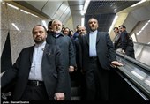 سفر داخل شهری محمدجواد ظریف وزیر خارجه با مترو