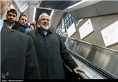سفر داخل شهری محمدجواد ظریف وزیر خارجه با مترو
