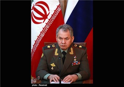 Iranian, Russian Defense Ministers Meet in Tehran