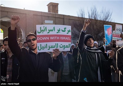 تجمع طلبة العلوم الدینیة فی محافظة یزد احتجاجا علی الاساءة لنبی الرحمة (ص)