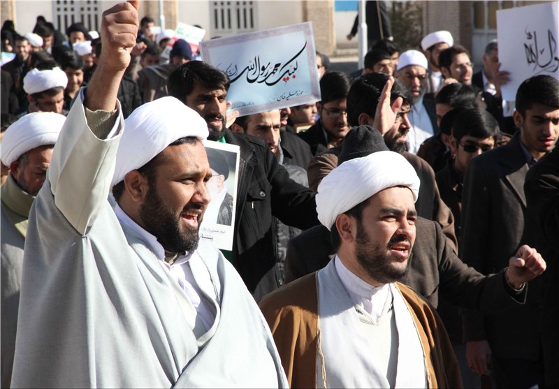 تجمع مردم یزد در محکومیت اهانت به پیامبر(ص) به روایت تصویر