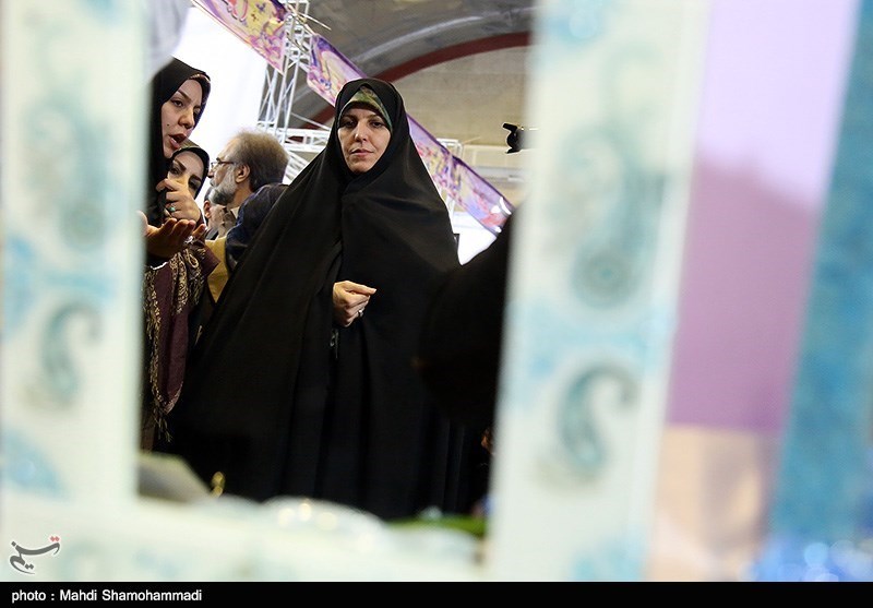 جشنواره بزرگ اقوام ایرانی در اراک گشایش یافت