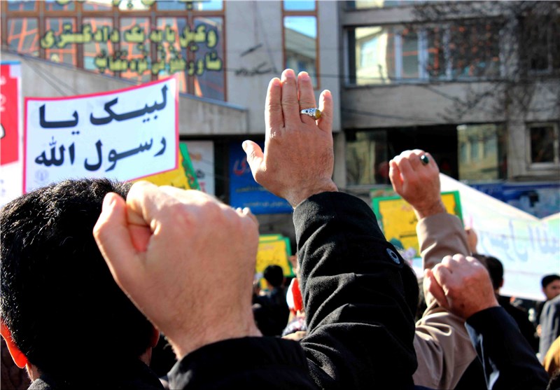 راهپیمایی اعتراضی علیه نشریه فرانسوی در اردبیل برگزار شد + تصاویر