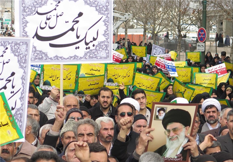 راهپیمایی نمازگزاران کرجی در محکومیت توهین به پیامبر(ص)+ تصاویر