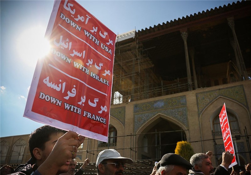 اصفهانی‌ها علیه سخنان رئیس جمهور آمریکا راهپیمایی کردند