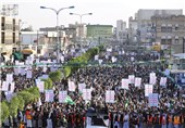 راهپیمایی گسترده مردم یمن در چهارمین سالروز انقلاب