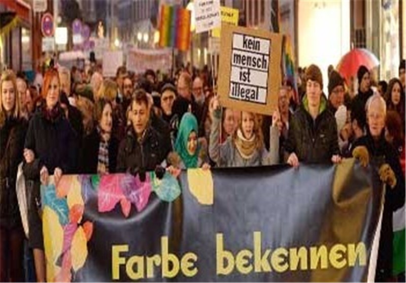 اعتراض 20 هزار نفری ضد اسلام ستیزی در شهر فرایبورگ آلمان برگزار شد