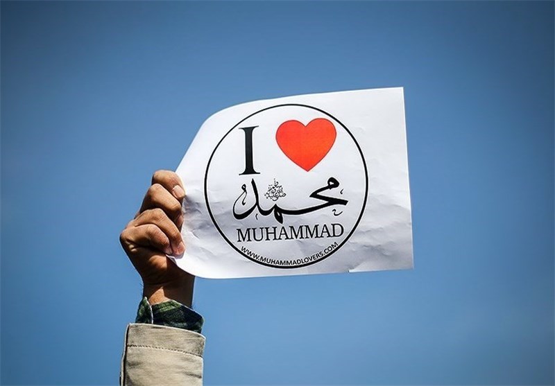 بنر «من عاشق محمد هستم» در صحن علنی مجلس نصب شد