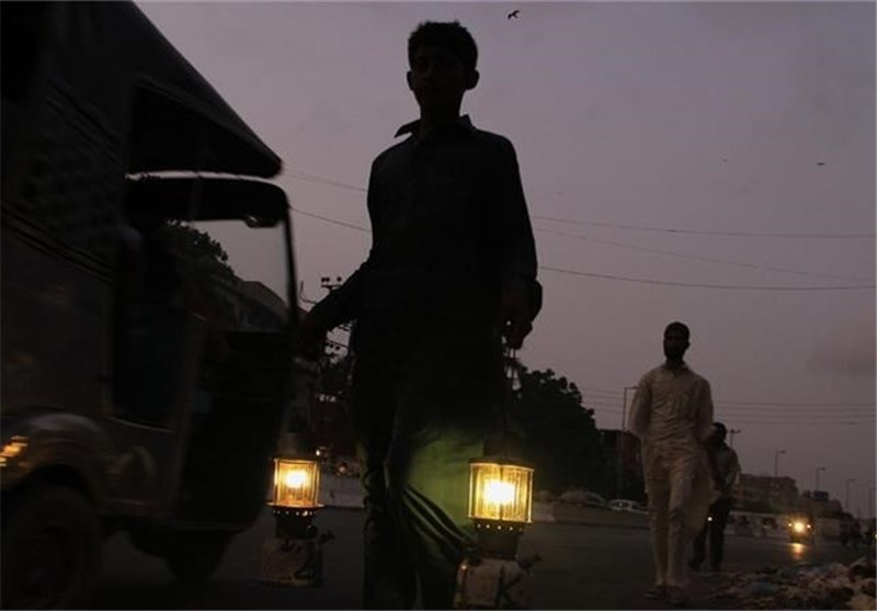 Power Outage Plunges Pakistan into Darkness