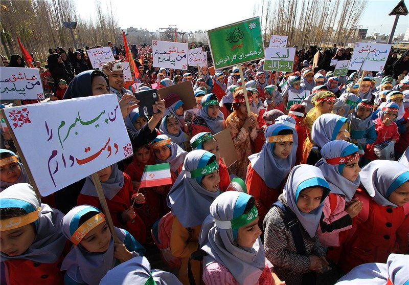 تجمع 2 هزار نفری کودکان شیرازی در اعتراض به توهین به ساحت پیامبر (ص) برگزار شد