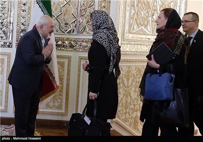 وزیر الخارجیة ونظیرته الکرواتیة یعقدان مؤتمرا صحفیا مشترکا فی طهران