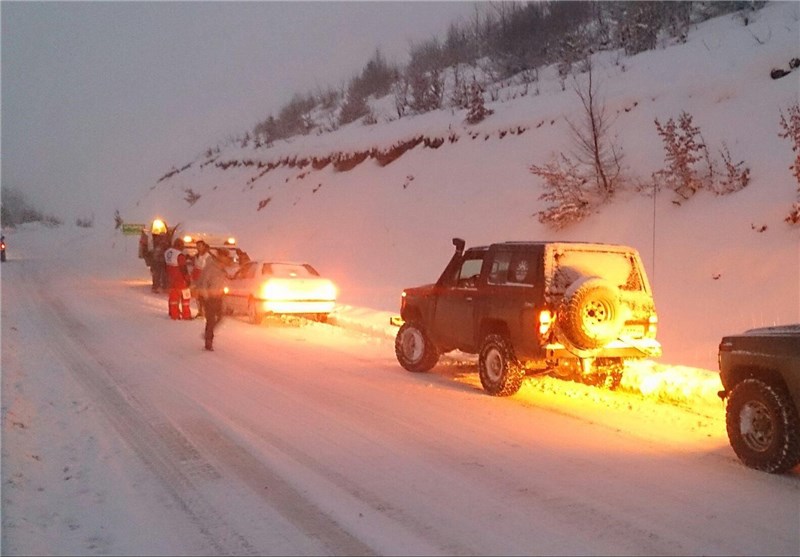 87 خودروی گرفتار در برف گلستان نجات یافتند