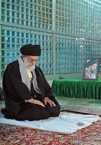 File:Khamenei at Imam Hassan Mojtabi University 2022 (C).jpeg - Wikimedia  Commons