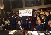اعتراض ضدجنگ‌ها در کمیته سنا و فحاشی سناتور جمهوری‌خواه + عکس و فیلم