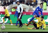 دیدار تیم های فوتبال استقلال تهران و سپاهان اصفهان