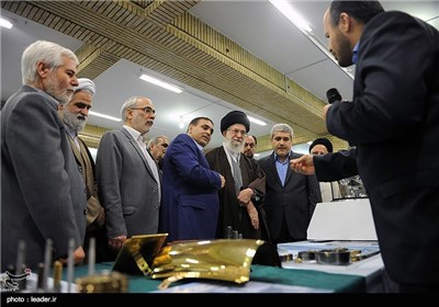 Supreme Leader Visits Iran’s Nanotechnology Exhibition
