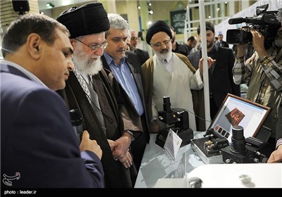 Supreme Leader Visits Iran’s Nanotechnology Exhibition