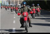 رژه موتورسواران به مناسبت دهه فجر در استان کرمانشاه برگزار می‌شود