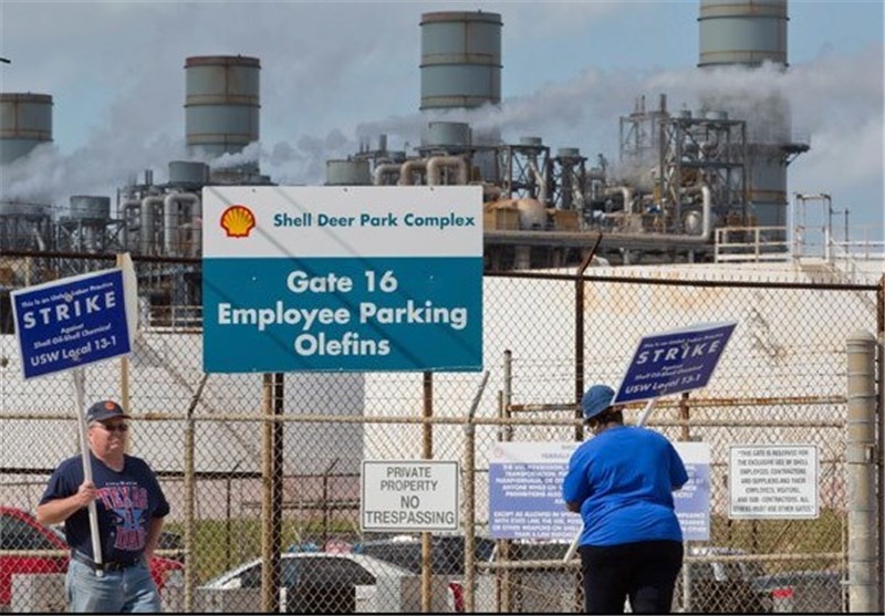 کارگران نفتی آمریکا اولین اعتصاب 35 سال اخیر را آغاز کردند
