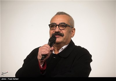 فرزاد مؤتمن کارگردان فیلم سینمایی خداحافظی طولانی در دومین روز سی‌وسومین جشنواره بین‌المللی فیلم فجر
