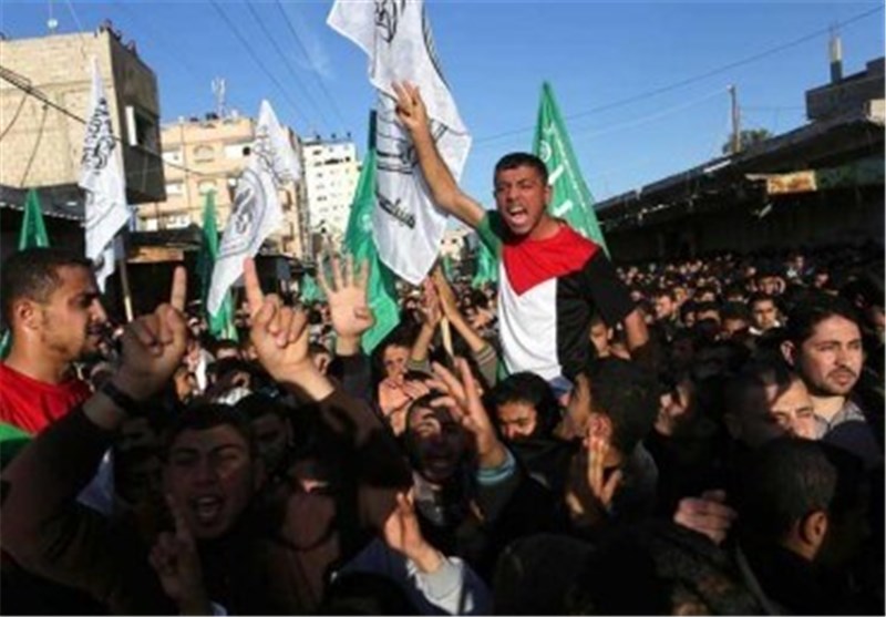 تظاهرات مردم غزه در مرز مصر در حمایت از گردان‌های القسام